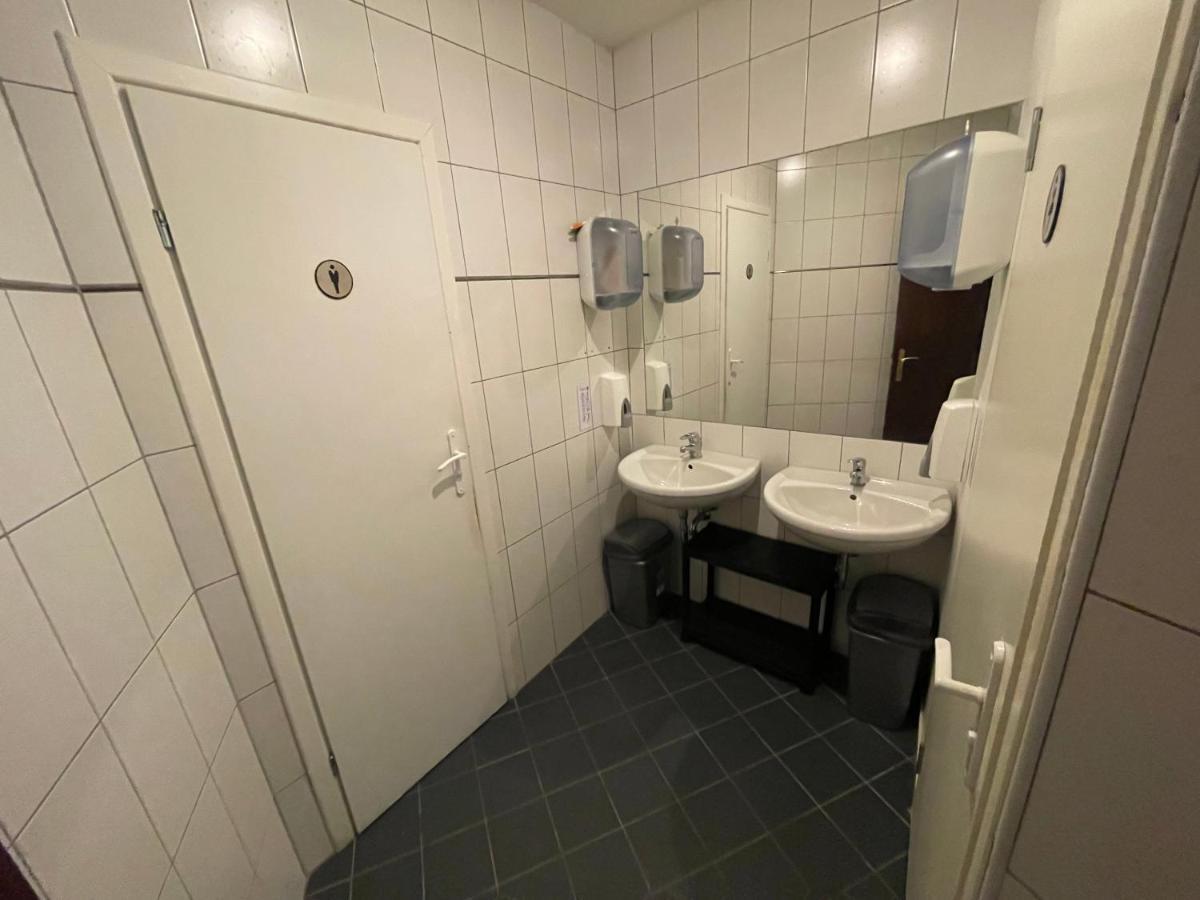 Mr Jo'S Hostel Каунас Экстерьер фото